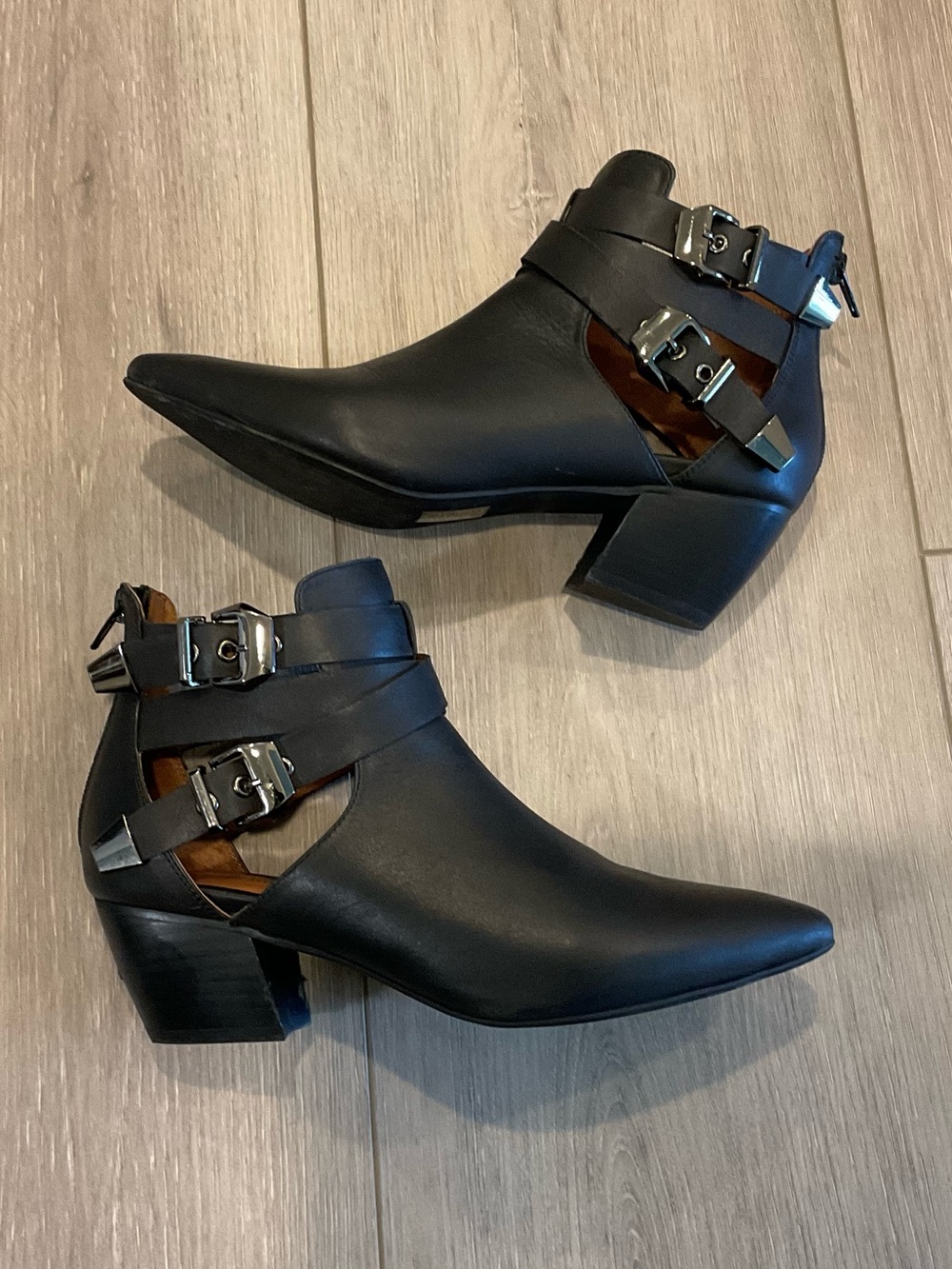 JEFFREY CAMPBELL Phillips Bootie Pointed Toe in Black Size 7.5